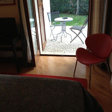 Villa Gioia Rooms Монтегранаро Экстерьер фото