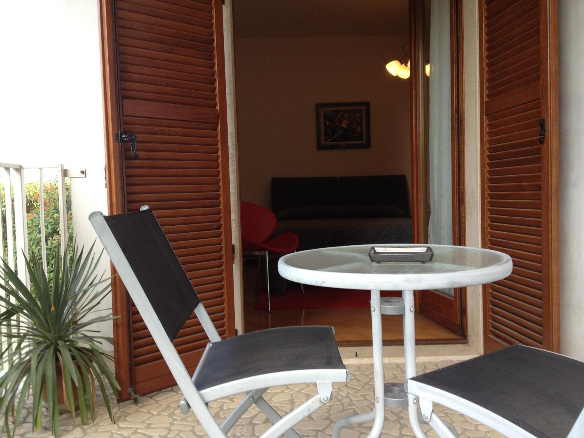Villa Gioia Rooms Монтегранаро Экстерьер фото