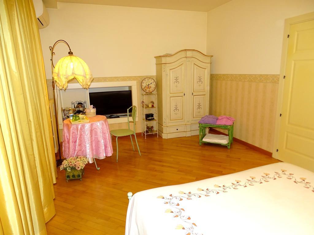 Villa Gioia Rooms Монтегранаро Номер фото