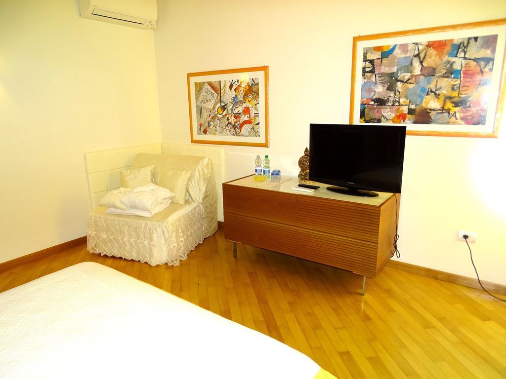 Villa Gioia Rooms Монтегранаро Экстерьер фото