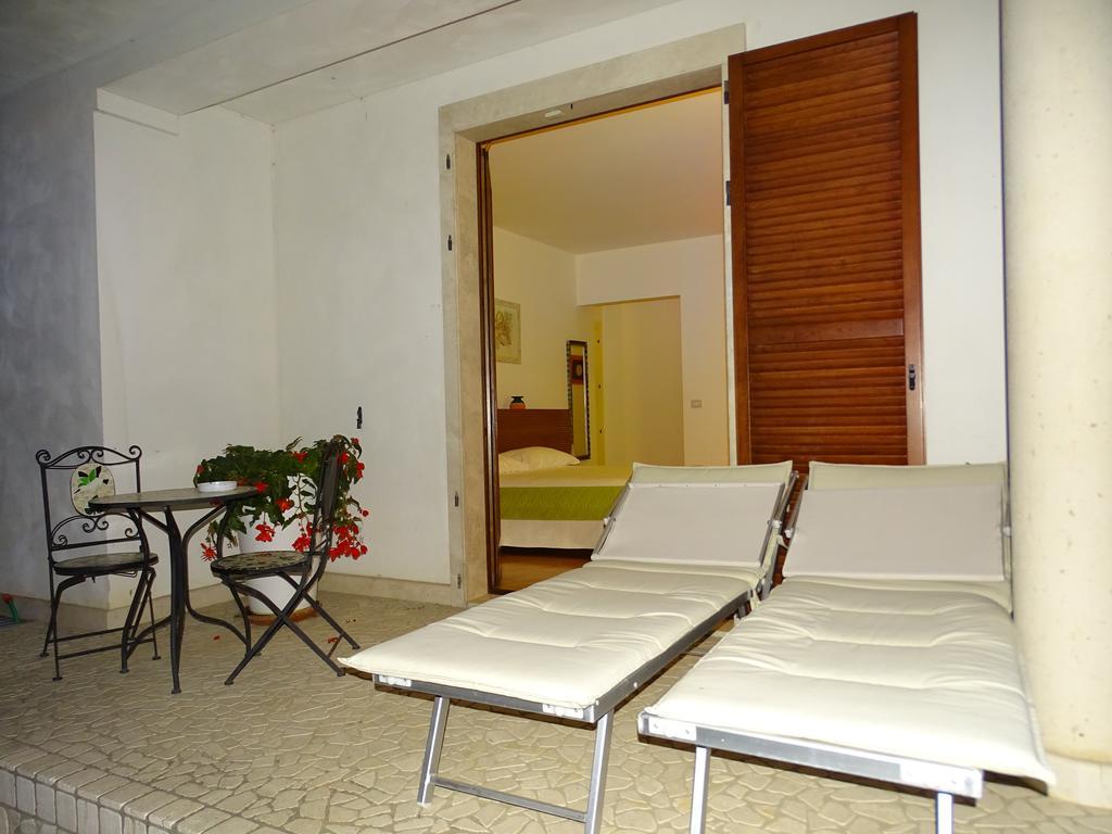 Villa Gioia Rooms Монтегранаро Экстерьер фото